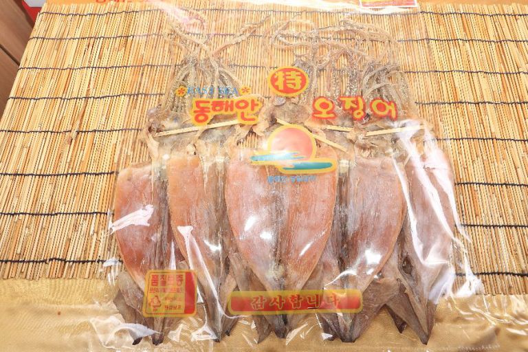 오징어 10미 1.7kg (25,000원)